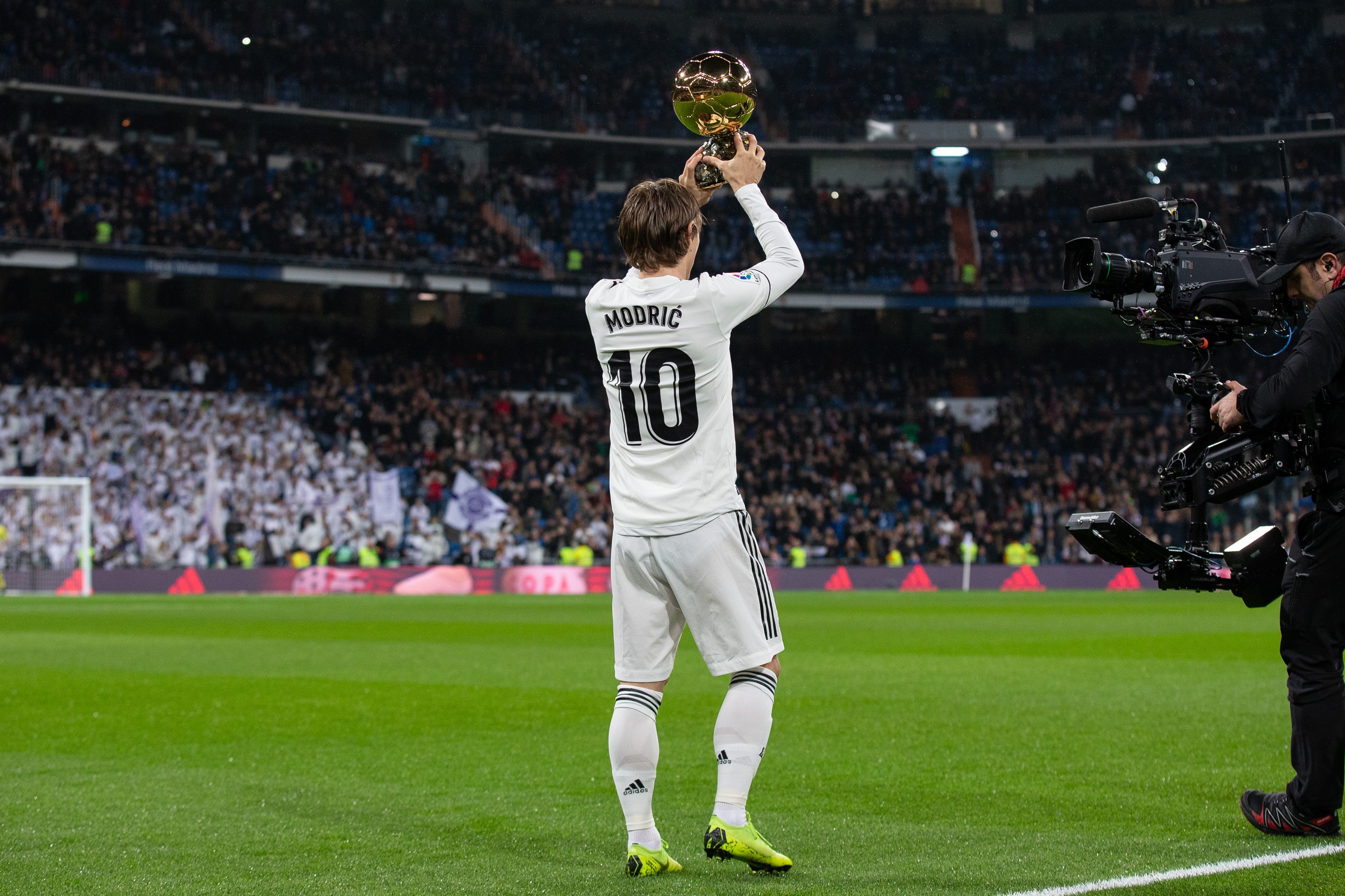 欧冠淘汰赛前瞻：巴黎对阵切尔西,